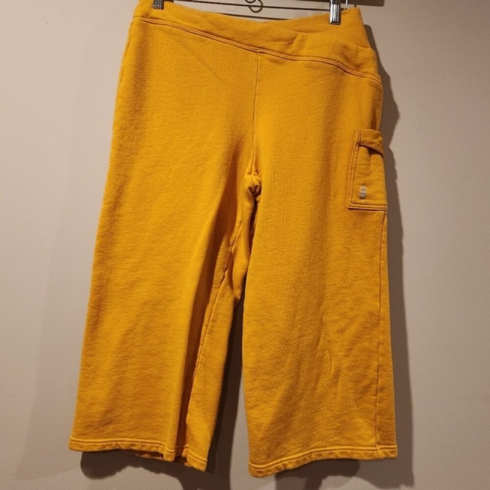 Women’s Yellow Wide-Leg Crop Sweatpants